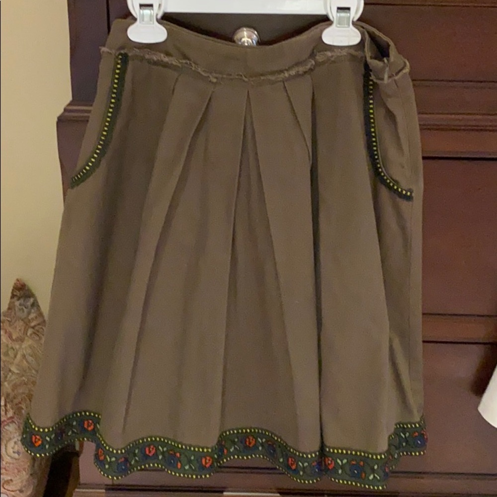 🦋Anthro | hazel pleated Embroidered skirt